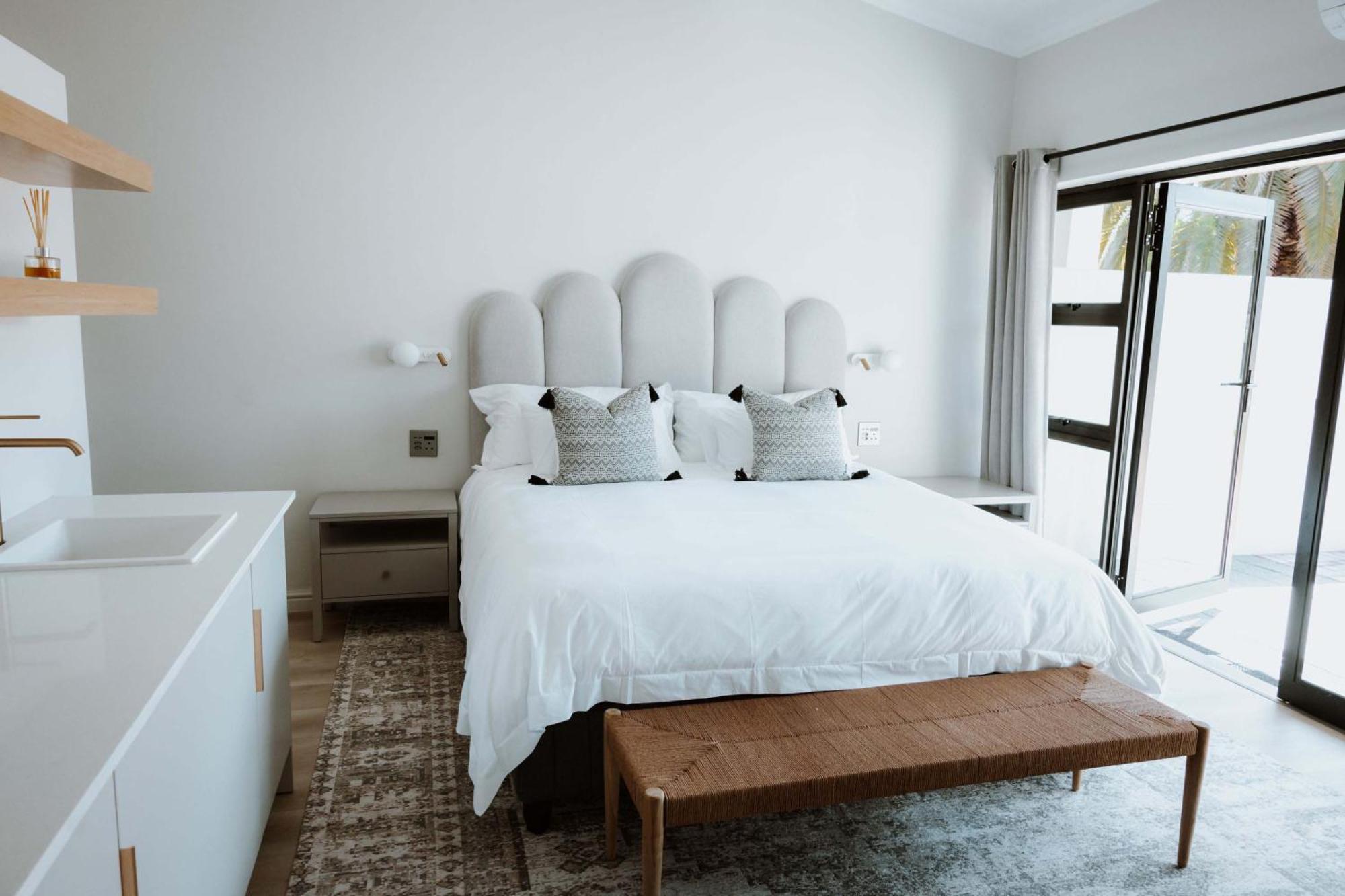 Отель Cornerstone Manor Катху Экстерьер фото