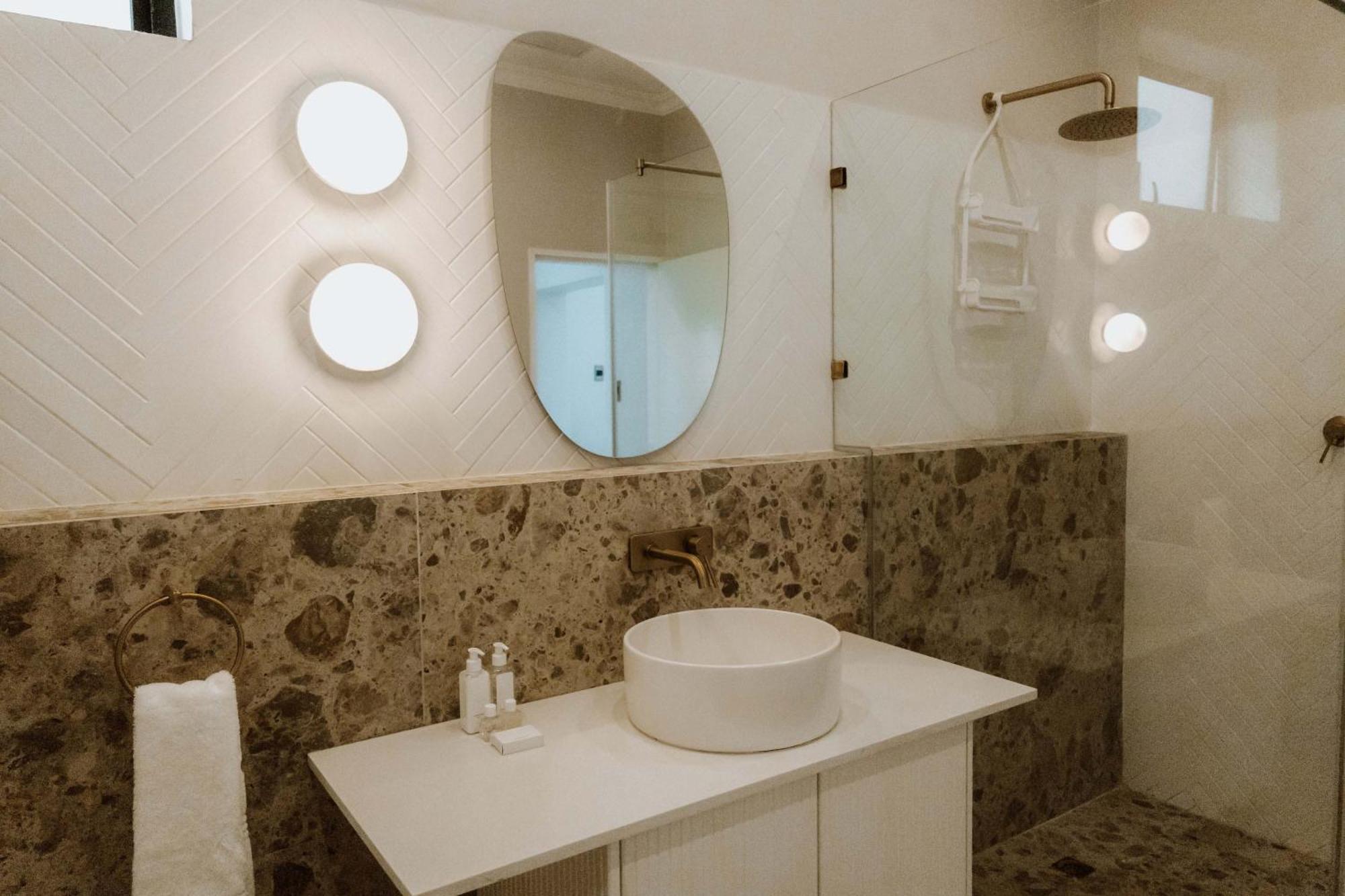 Отель Cornerstone Manor Катху Экстерьер фото