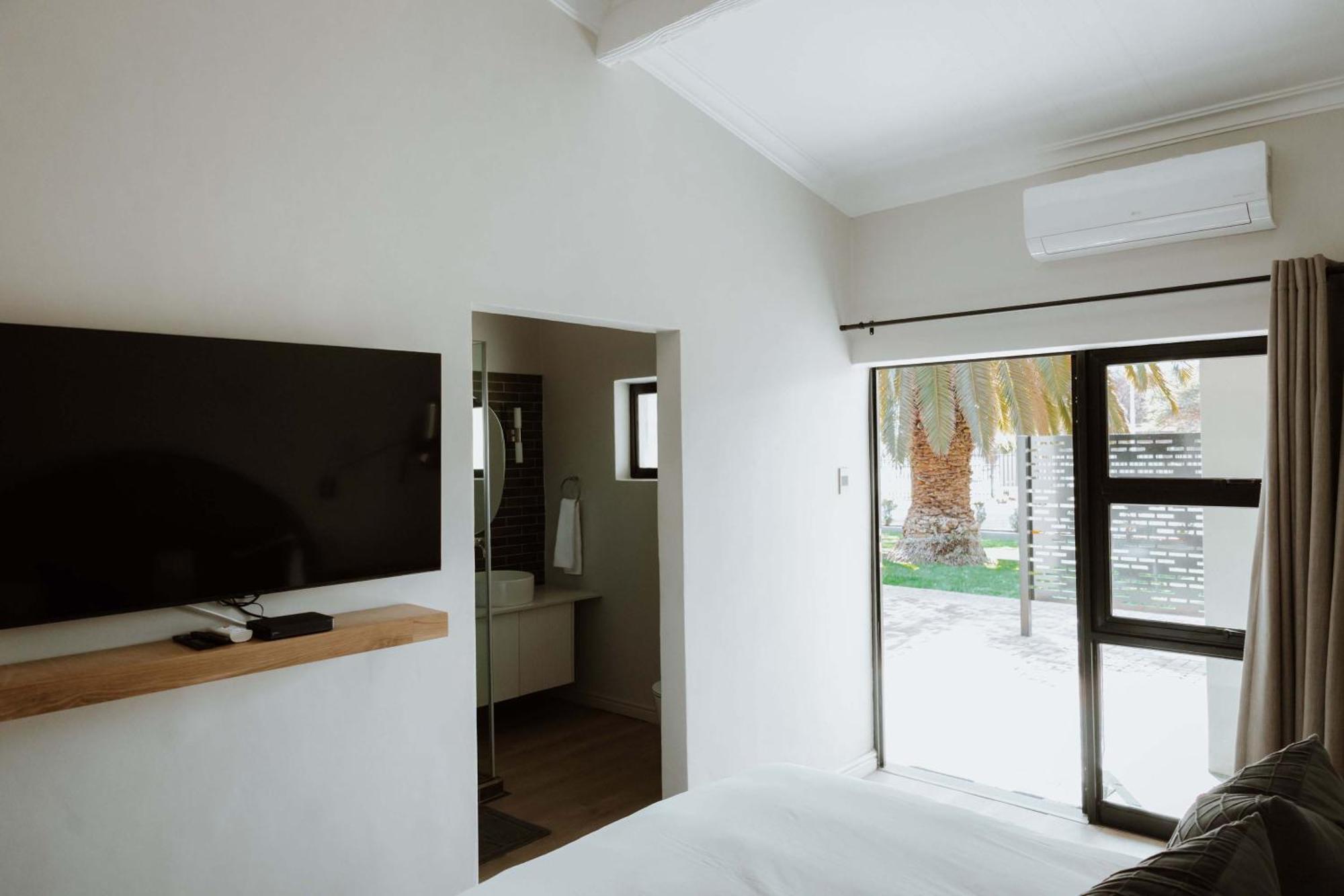Отель Cornerstone Manor Катху Номер фото