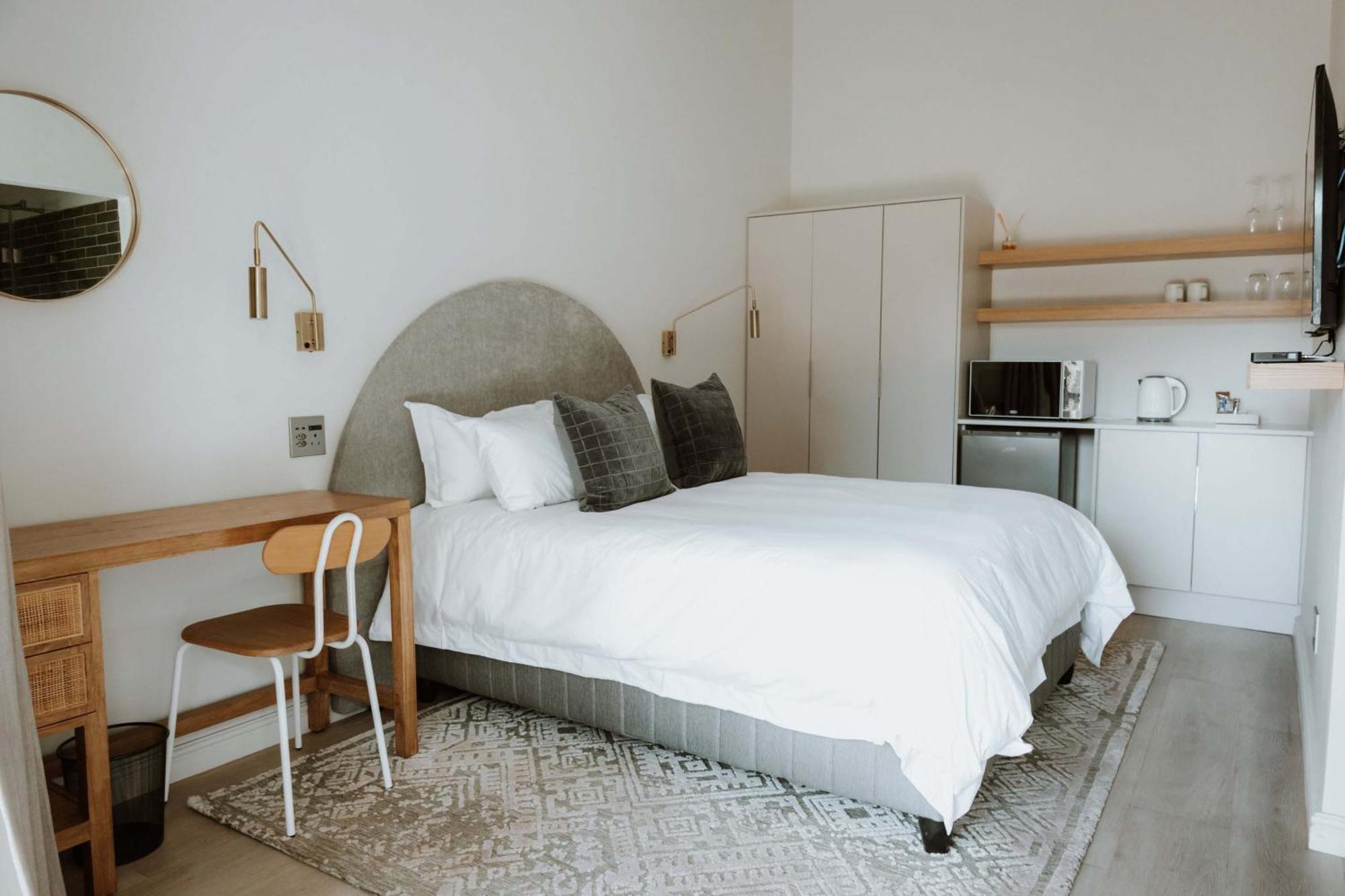 Отель Cornerstone Manor Катху Экстерьер фото