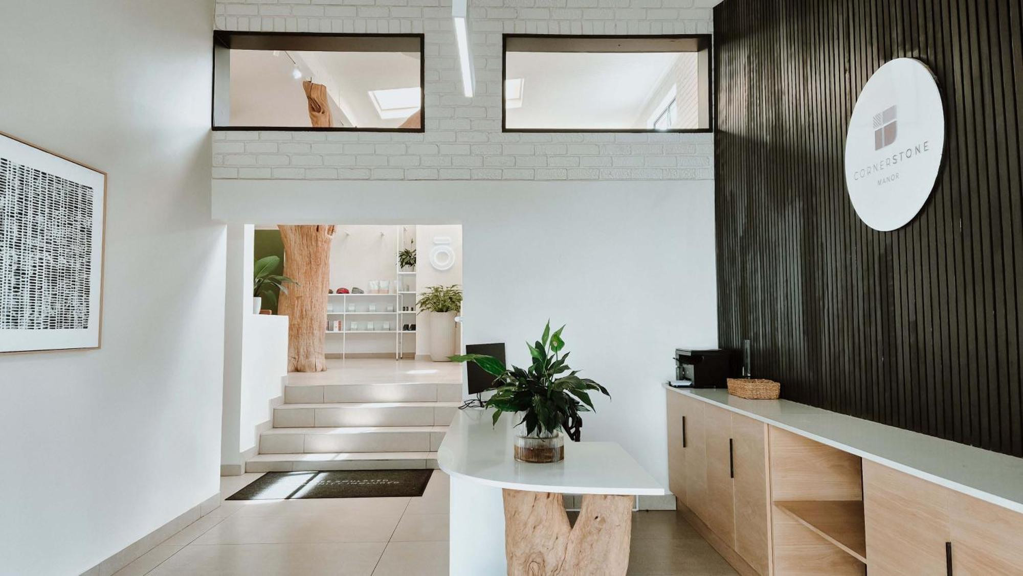 Отель Cornerstone Manor Катху Экстерьер фото